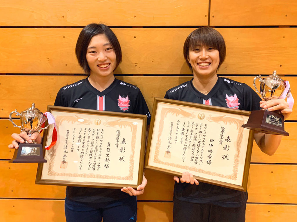 貞包里穂選手と田中咲希選手が表彰されました ヴィクトリーナ姫路公式サイト